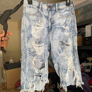 Capri jeans/stretchy